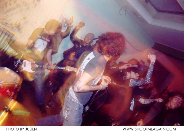 The Now Denial à Liège (Squat La Fäctory), le 15-02-2003, par Julien — 4 sur 8